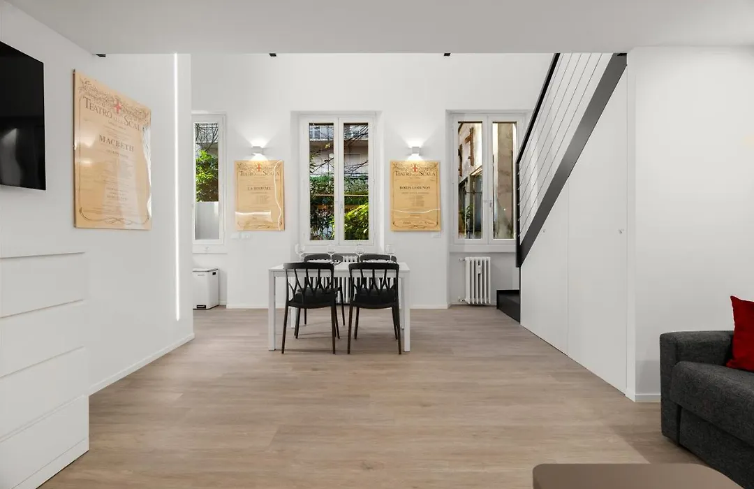 Modern Quiet Super Central Luxury Apartment-1